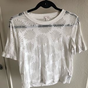 Gap Daisy Tee